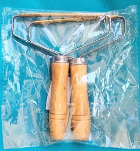 Portable Lint, Hair, and Pet Hair Remover, 2 Pack, New in Original Packaging - Picture 1 of 2