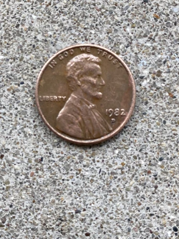1982 d copper penny small date used condition. 3+ Grams Cover