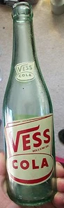VESS RED & WHITE 1950S ACL CROWN TOP SODA COFFEYVILLE KANSAS - Picture 1 of 4