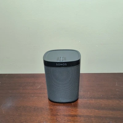 Altavoz inteligente Sonos One Generation 2. Ligeramente usado con cable de alimentación Foto 1 de 2