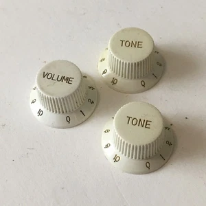 3 Vintage Fender Japan Strat MIJ Stratocaster Knobs Parchment Relic No Spokes - Picture 1 of 6