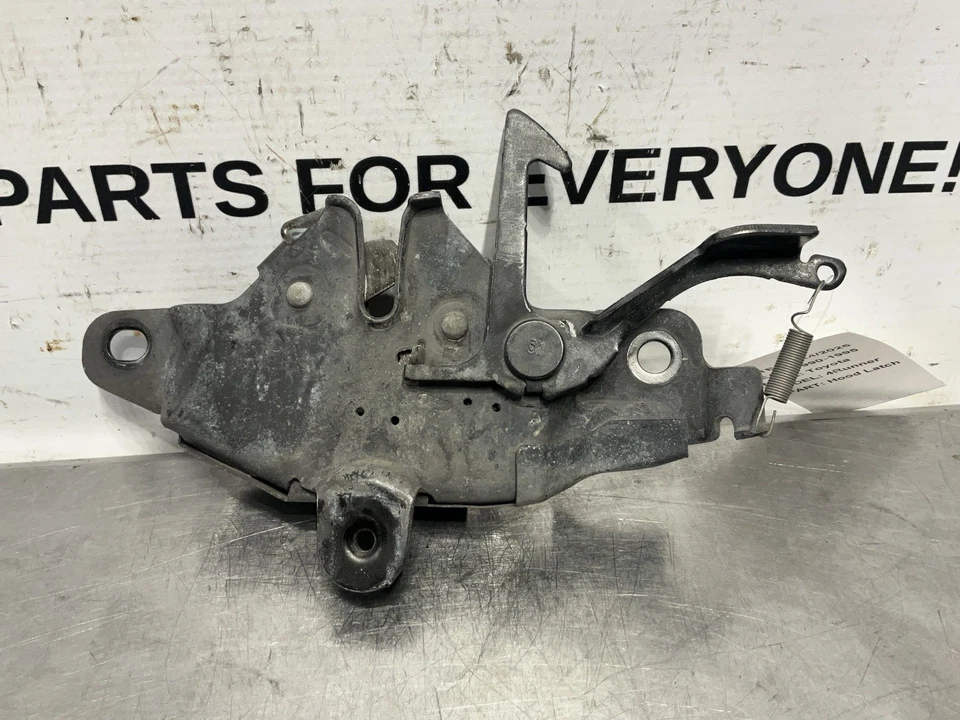 1991-1995 TOYOTA 4RUNNER FRONT HOOD LOCK LATCH OEM - Image 1 of 4