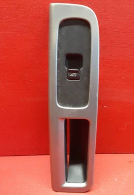 2004 - 2007 Volvo V50 S40 FRONT RIGHT PASSENGER Side Window Switch and Bezel - Image 1 of 4