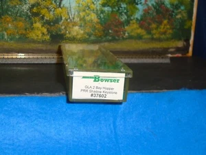 BOWSER N SCALE #37602 2 BAY HOPPER w/LOAD PENNSYLVANIA RAILROAD DIFFERENT #675 - Picture 1 of 3