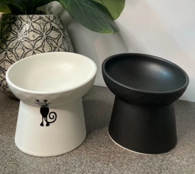 Juego de 2 cuencos de comida inclinados para gatos inclinados de cerámica para mascotas Foto 1 de 4