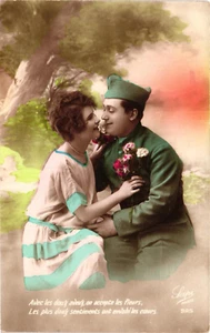 Postal ROMANCE Francia Pareja Militar Vintage - Imagen 1 de 2