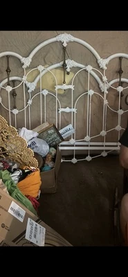 Tabla de cabeza y pie de diseño Elliot vintage Foto 1 de 2