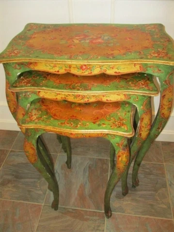 Rare Venetian Hand Tole Painted Floral Set Italian Wood 1920's Nesting Tables Cover