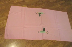 Cubierta de mesa coreana ~ rosa claro ~ 27.0" x 51.25" ~ 1968 ~ vintage - Imagen 1 de 8