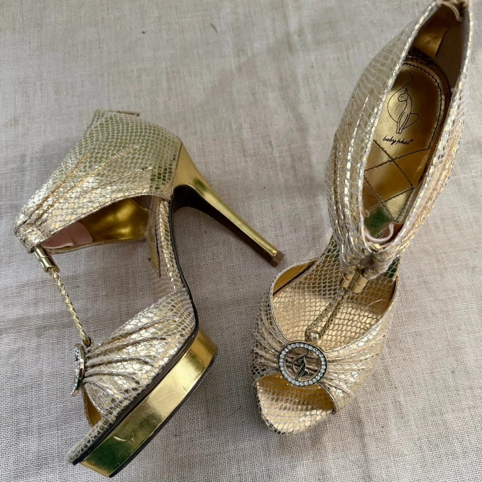 Tacones de plataforma vintage de piel de serpiente dorada Baby Phat con logotipo de estrás — talla 6,5 - Imagen 1 de 4