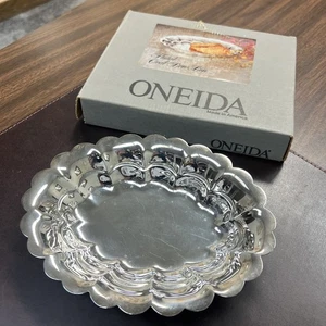 Bon Bon ovalado estriado Oneida de colección 8" | Plateado 011-4208A - Imagen 1 de 12