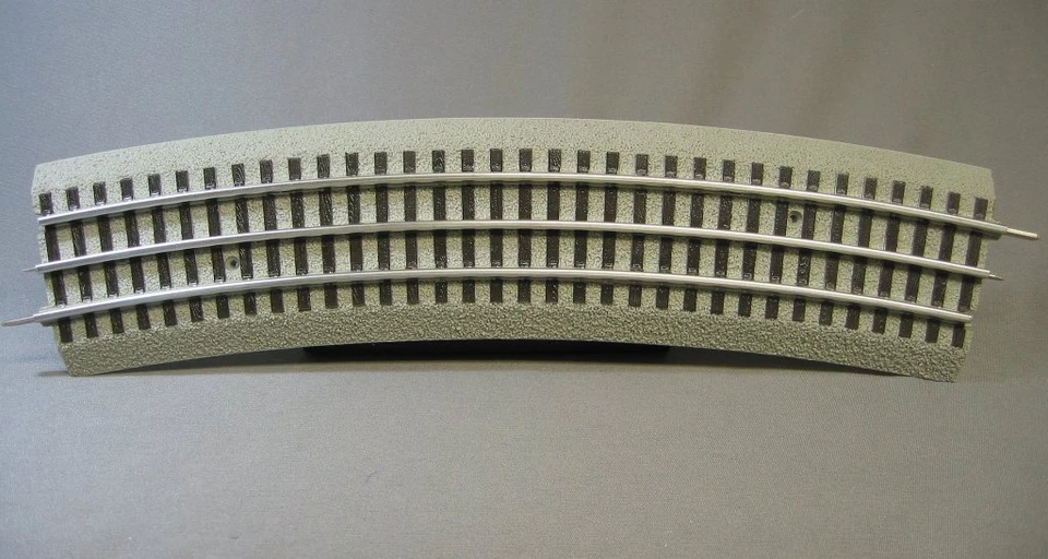 LIONEL FASTRACK 072 CURVE TRAIN TRACK fasttrack fast 72 3 Rail lio6-12041 NEW - Image 1 of 1