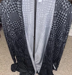 LulaRoe Caroline XL Blue/Grey/Black Houndstooth - Picture 1 of 3
