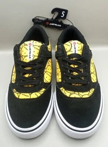 NEW Airwalk Boys Size 5 Black Suede & Yellow Smiley Face Shoes BBAK23ES006 - Picture 1 of 9