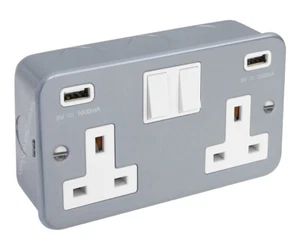 METAL CLAD 13 Amp Double 2 Gang USB Switched Electrical Wall Plug Socket MCUSB - Picture 1 of 15