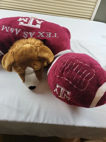 Texas A&M University Mascot Reveille  Pillow Pet And Reverse A Pal Plush Cover