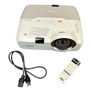 Epson PowerLite 420 XGA 3LCD Projector H447A Tested Works w/ Remote & Power Cord - Picture 1 of 17