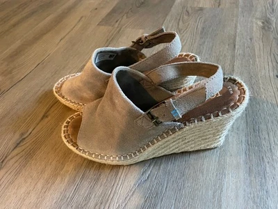 Sandalias de cuña alpargata de gamuza gris TOMS talla 8,5 minimalistas costeras exteriores Foto 1 de 4