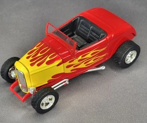 1932 Ford Hot Rod Street Rod 1/43 Scale Diecast Model - Red With Yellow Flames - Picture 1 of 11