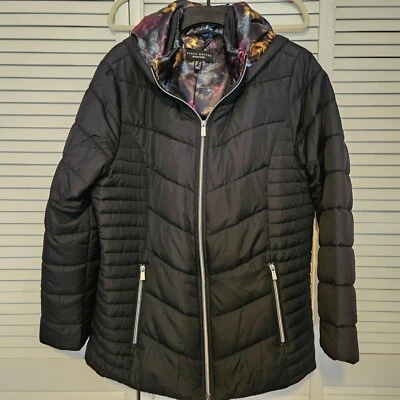 Susan Graver quilted zip front coat, detachable hood, black, size Large - Image 1 of 4