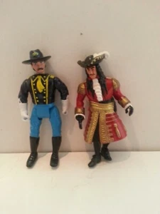 Burger King Kids Club Toys.Captans:James,Hook, Little Creek:Horse,Cow.4 items - Picture 1 of 2