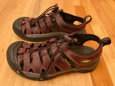 Keen Newport сандалии SM 0508, бордовый, молодежный размер 6, бывшие в употреблении, хорошее состояние товара - Изображение 1 из 4
