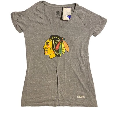 Camiseta deportiva de hockey grande CCM Chicago Blackhawks TOEWS #19 cuello en V de la NHL para mujer Foto 1 de 3