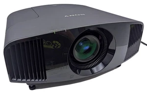 Proyector de cine en casa Sony VPL-VW325ES 4K HDR SXRD 1500 lúmenes - bombilla nueva *LEER - Imagen 1 de 24
