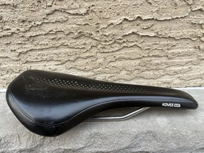 Bontrager Kovee Elite Unisex Saddle 138 Width Black  Titanium Rails - Image 1 of 3
