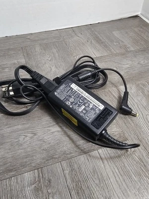 Adaptador de fuente de alimentación 19V 3.42A ADP-65VH D EasyNote TE11BZ Q5WT6 Foto 1 de 4