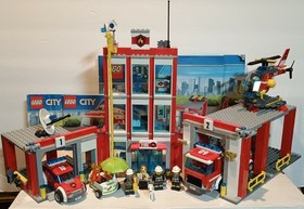 Lego 60110 City Fire Station - Used Complete w/ 4 of 5 Manuals, Retired - No Box