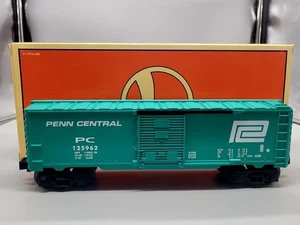 LIONEL TRAINS PENN CENTRAL FREIGHT BOXCAR w/OPENING DOORS O GAUGE NEW 6-26222 - Picture 1 of 7