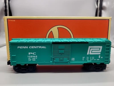 LIONEL TRAINS PENN CENTRAL FREIGHT BOXCAR w/OPENING DOORS O GAUGE NEW 6-26222 - Image 1 of 4