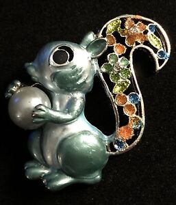 Vintage Silver Tone Faux Pearl Boy Blue Enamel Animal Squirrel Pin Brooch Broach