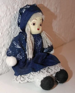 Porzellanpüppchen, -Puppe, Holländermädchen, Sand gefüllt, Deko aus Niederlanden - Bild 1 von 3