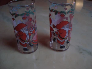 2 wunderschöne Trinkgläser mit Weihnachtsmotiven für Kinder und für Erwachsene - Bild 1 von 4