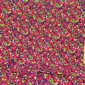 VINTAGE FABRIC LARGE REMNANT 70’s Floral Purple rayon 34” X 105" New - Picture 1 of 5