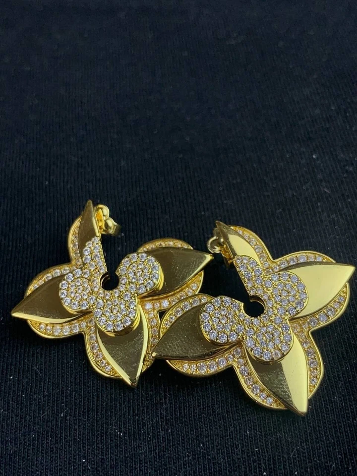 Louis Vuitton Gold LV Logo Flower Shaped Drop Earrings - Image 1 of 4