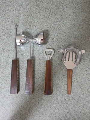 Винтажный комплект из 4 винтажных барных принадлежностей из нержавеющей стали с деревянной ручкой сделано в Японии - Изображение 1 из 4