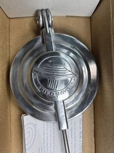 Hearthsong UFO To Go Camping Lagerfeuer Sandwichmaker Grill Alien Herd 2002 - Bild 1 von 6