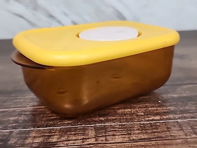 ☆VINTAGE☆ ~Tupperware 3387-A-2 Yellow Bowl & Vented Container Lid~ ☆LOOK☆ - Image 1 of 4