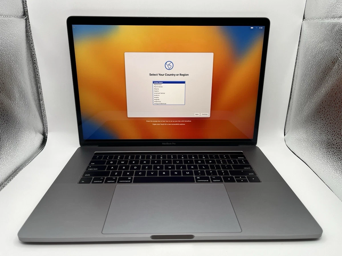 Apple MacBook Pro 15.4 Inch Intel Core i7 7th Gen. Laptops for