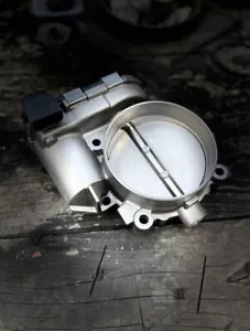 Mercedes M112K C32 AMG Throttle Body 82mm - Foto 1 di 4