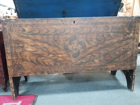 Antique Smoke Decorated Yellow Blanket Chest Cover