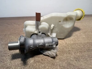 Cilindro principale freno e serbatoio liquido Citroen DS3 1.6 Diesel 2013 32069745 *10 - Foto 1 di 4