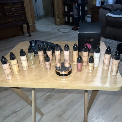 Lot of 17 Luminess Airbrush Foundation Silk 4-in-1 Primer Tip Top Eraser Glow Nu - Image 1 of 4