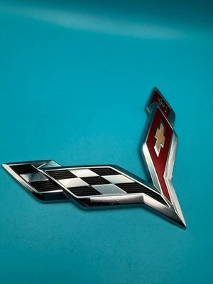 OEM 2014 - 2019 Chevy Corvette Front Emblem Badge Logo Chrome Chevrolet 23168616 - Image 1 of 4