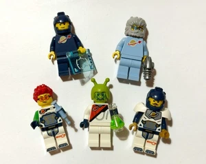 LEGO Space Minifigure x 5 - Dark + Light Blue Classic Torso, Futuron Alien [BAM] - Picture 1 of 2