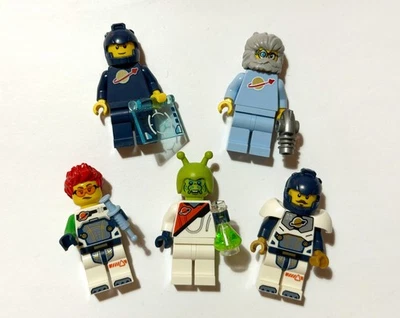 LEGO Space Minifigure x 5 - Dark + Light Blue Classic Torso, Futuron Alien [BAM] - Image 1 of 2