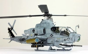 Preventa ProBuilt 1:35 USMC AH-1Z Viper/con 2 pilotos - Imagen 1 de 24